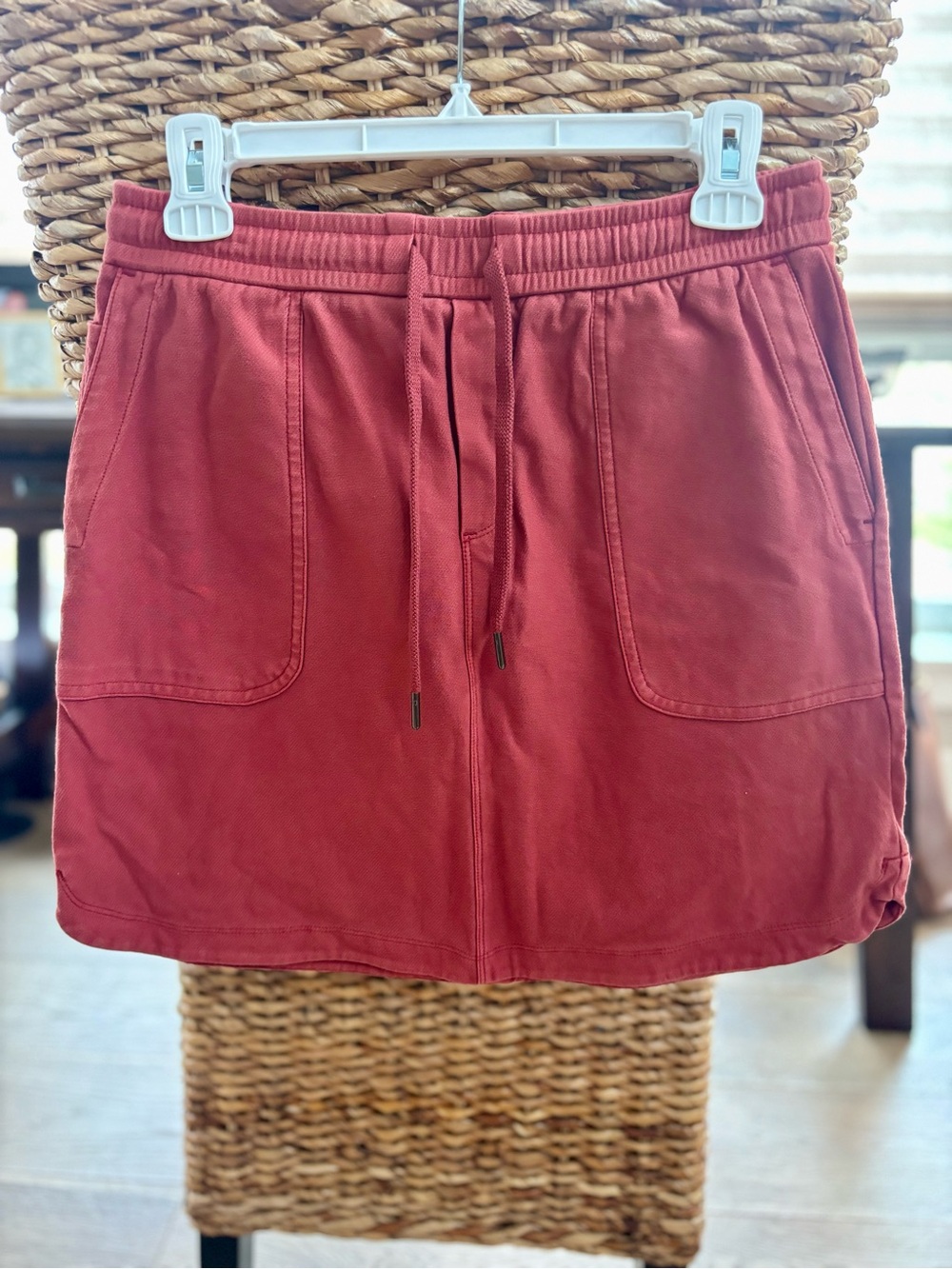 NWOT Athleta Drawstring Pocket Mini Skirt